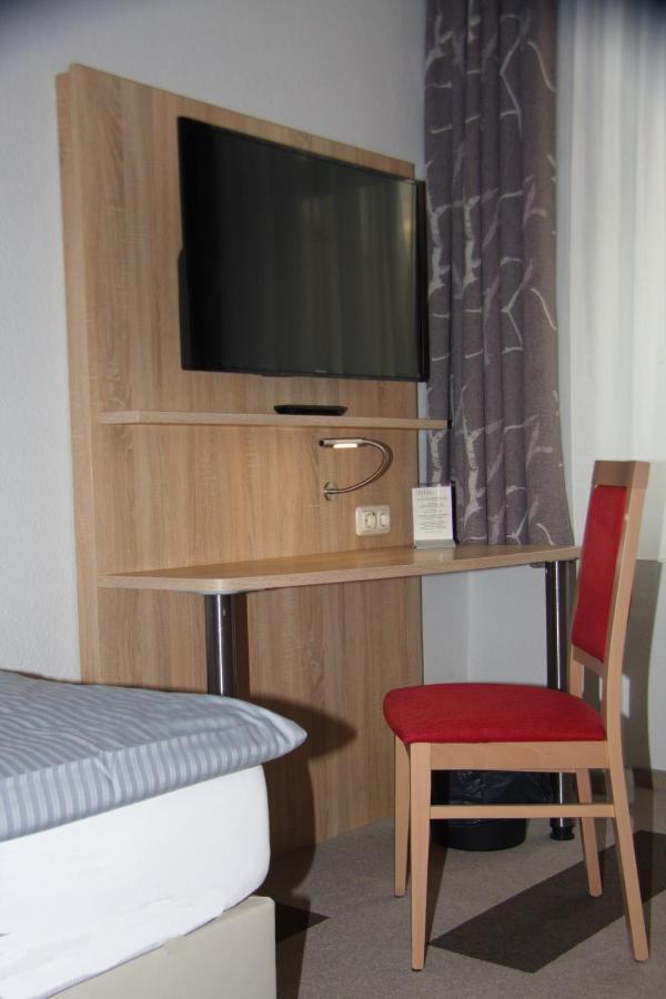 Stichwehs Hotel Am Bahnhof Elze Eksteriør bilde