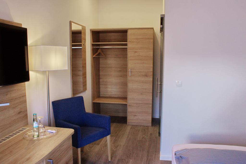 Stichwehs Hotel Am Bahnhof Elze Eksteriør bilde