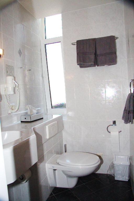 Stichwehs Hotel Am Bahnhof Elze Eksteriør bilde
